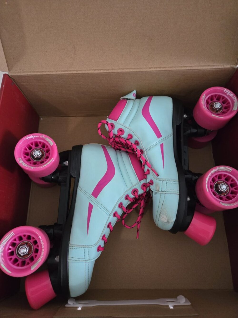 Chaya Vintage Turquoise Pink Quad Roller Skates US 6 EU 37 + Protective Gear